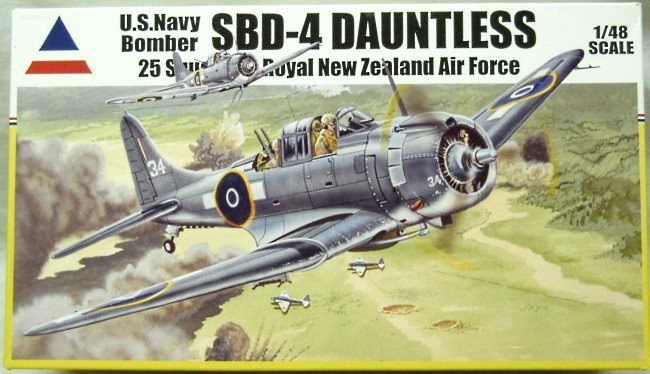 Accurate Miniatures 1/48 SBD-4 Dauntless Royal New Zealand Air Force - RNZAF 25th Sq Espiritu  Santo Jan 1944 / RNZAF 25th Sq Seagrove Jan 1944 / US Navy VC-22 USS independence CVL22 April 14 1943 / Marine Air Group 23 Whenaupai August 1943, 480312 plastic model kit